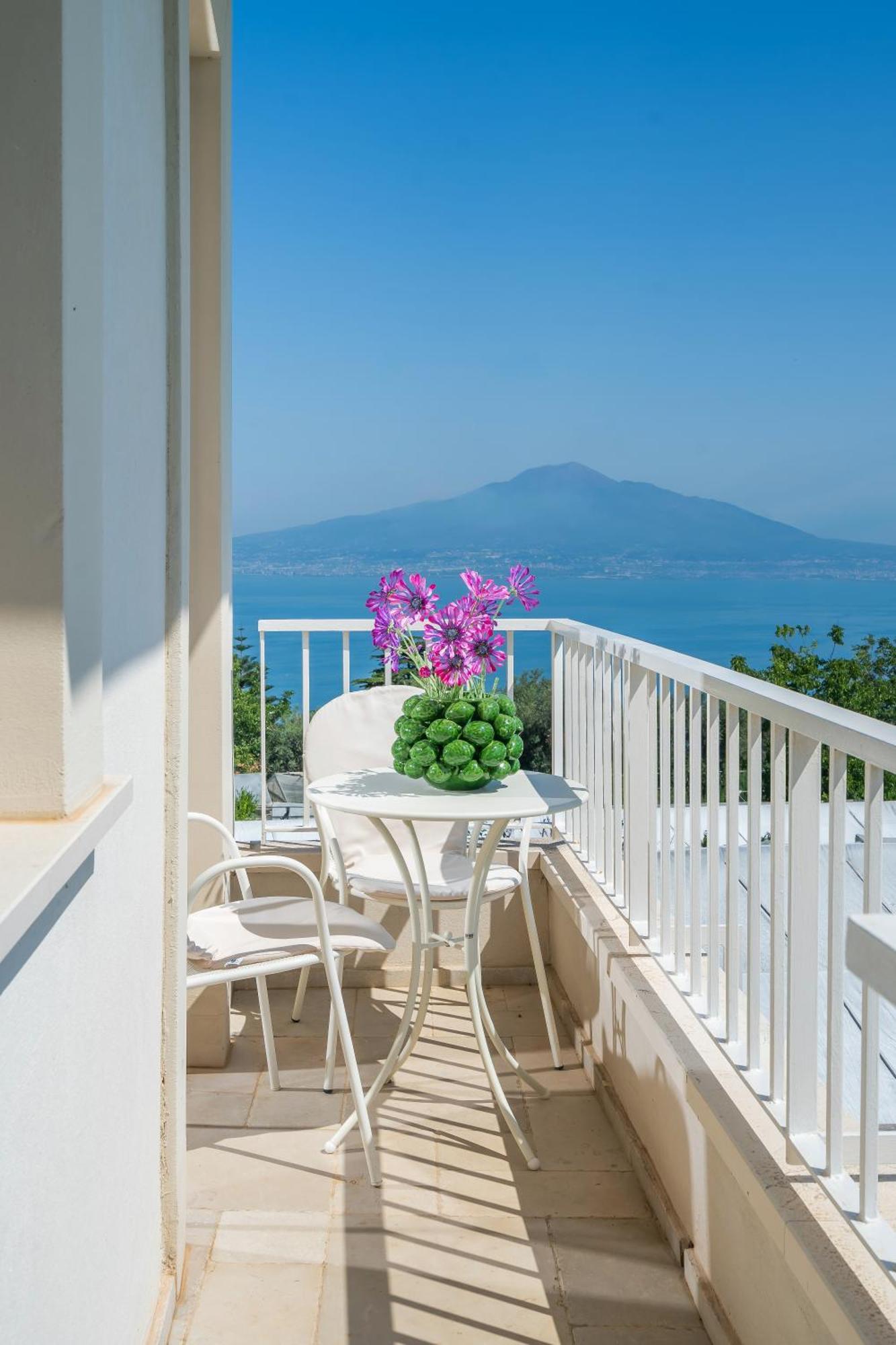 Maison Montechiaro วีโกเอเกวนเซ ภายนอก รูปภาพ